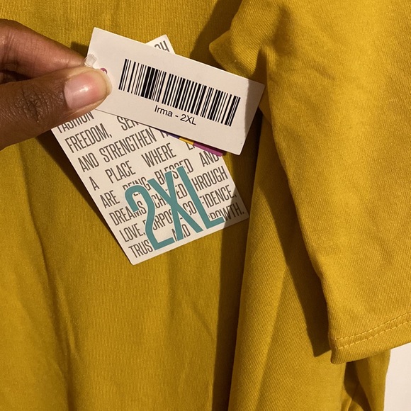 Spring cleaning all lularoe has to go - Picture 2 of 2